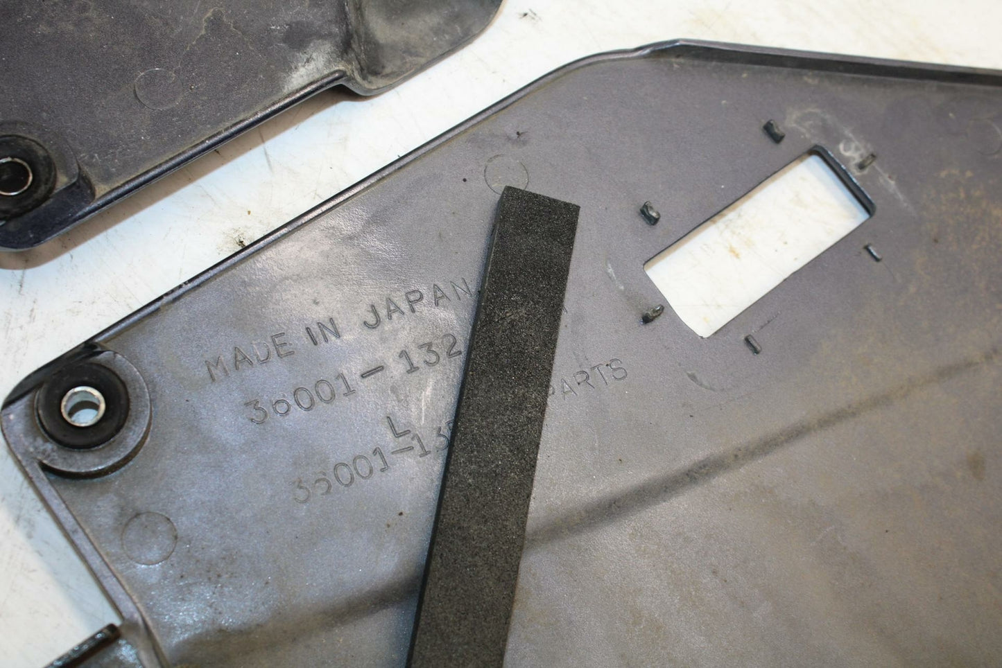 86-06 KAWASAKI CONCOURS 1000 ZG1000A RIGHT LEFT FRONT SEAT PANELS TRIMS BB292