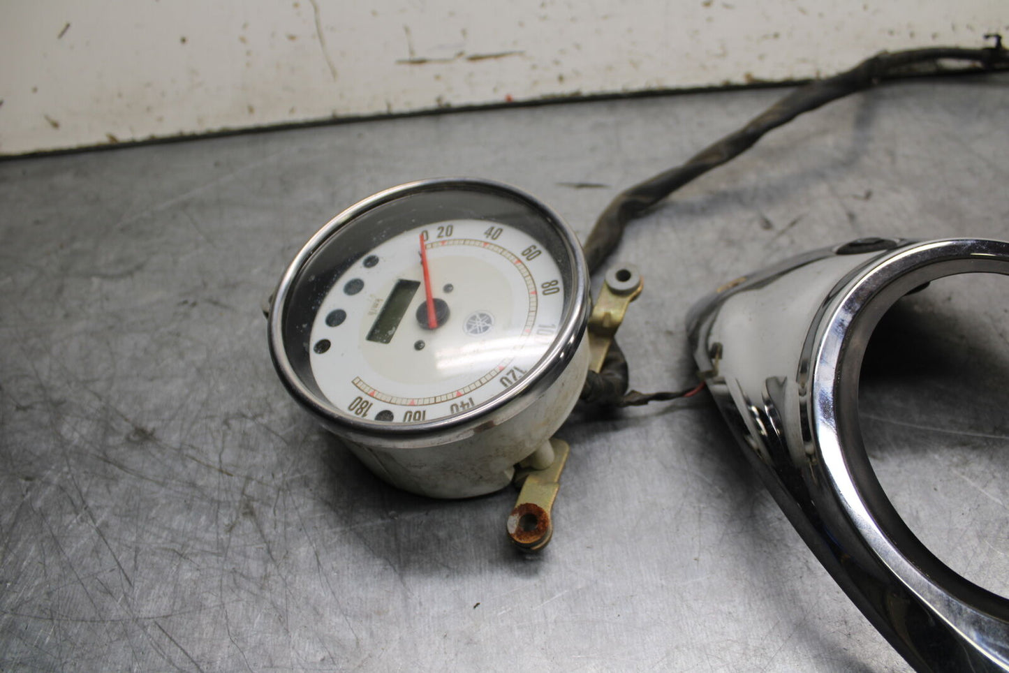 99-00 YAMAHA V STAR 1100 GAUGES METER SPEEDO TACH BB711