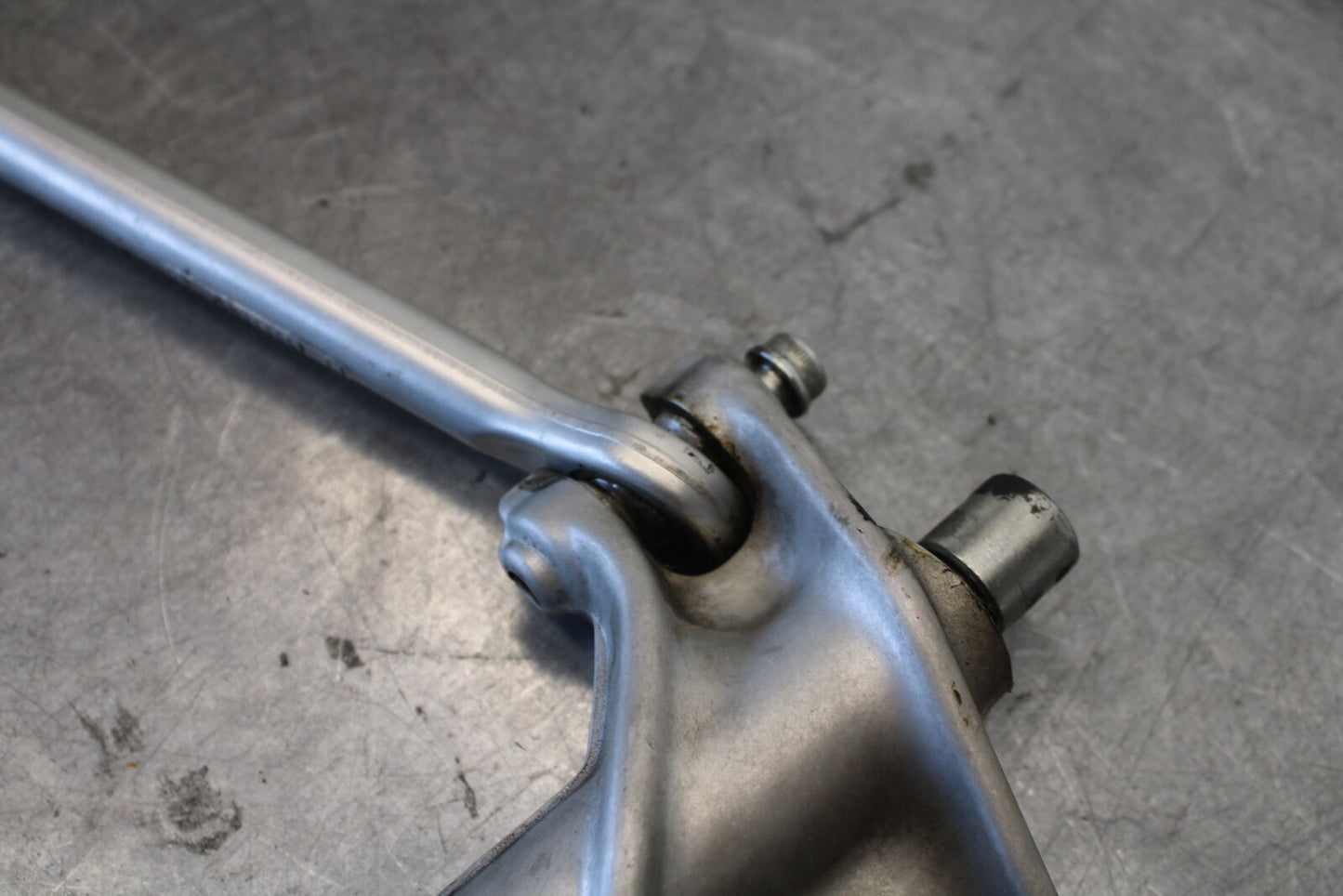 06-07 DUCATI MONSTER 695 REAR DOGBONE SHOCK LINKAGE LINK BB674