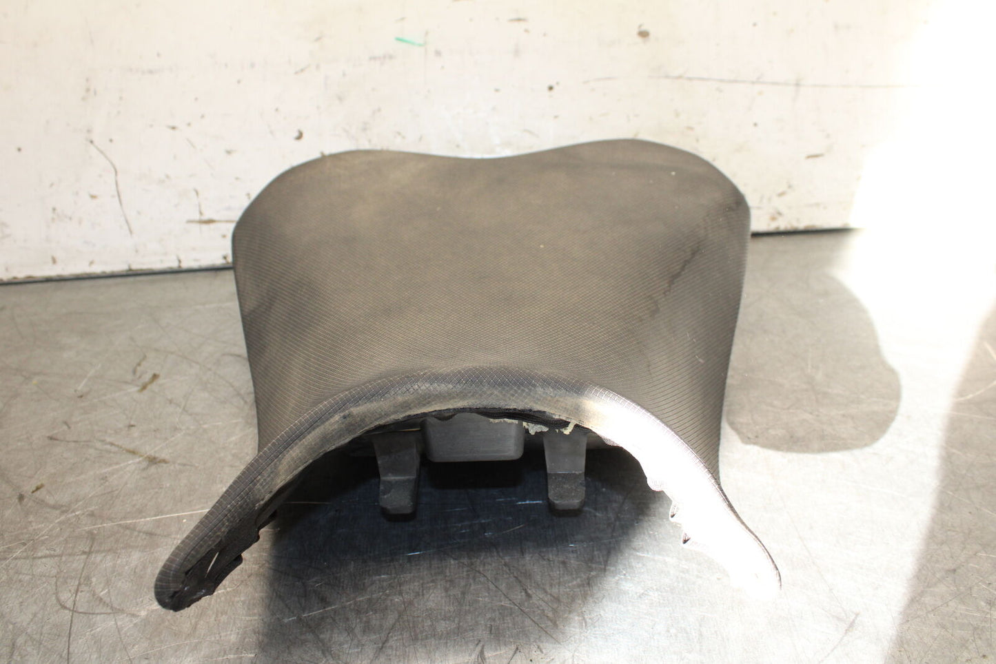 19-22 KAWASAKI Z400 FRONT DRIVERS SEAT PAD SADDLE PILLION BB708