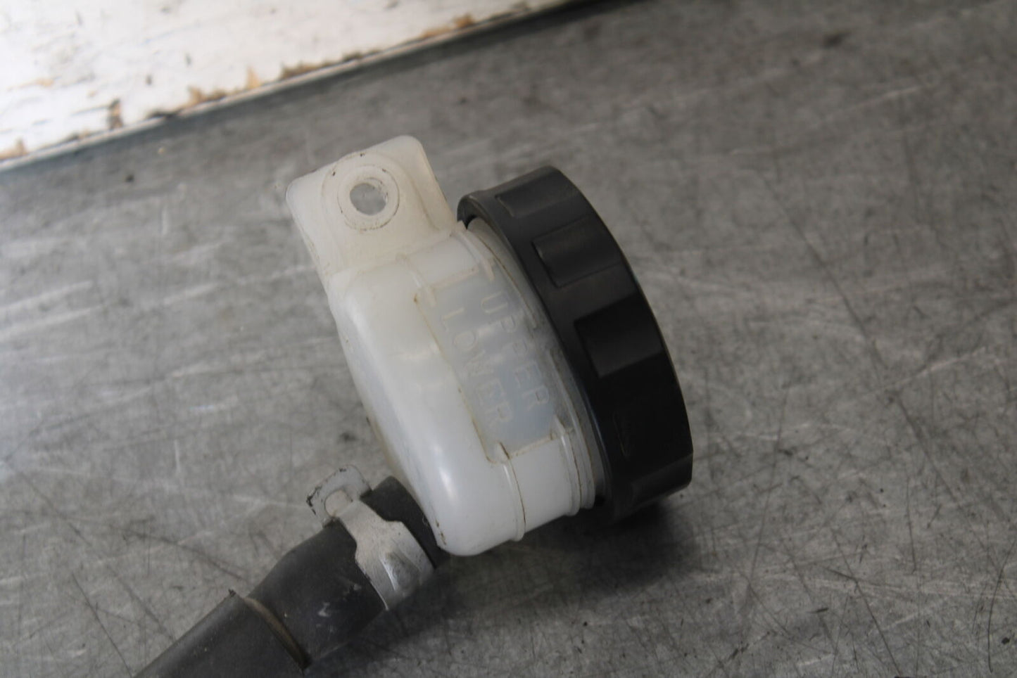01-06 TRIUMPH TIGER 955I REAR BACK BRAKE MASTER CYLINDER W RESERVOIR BB693