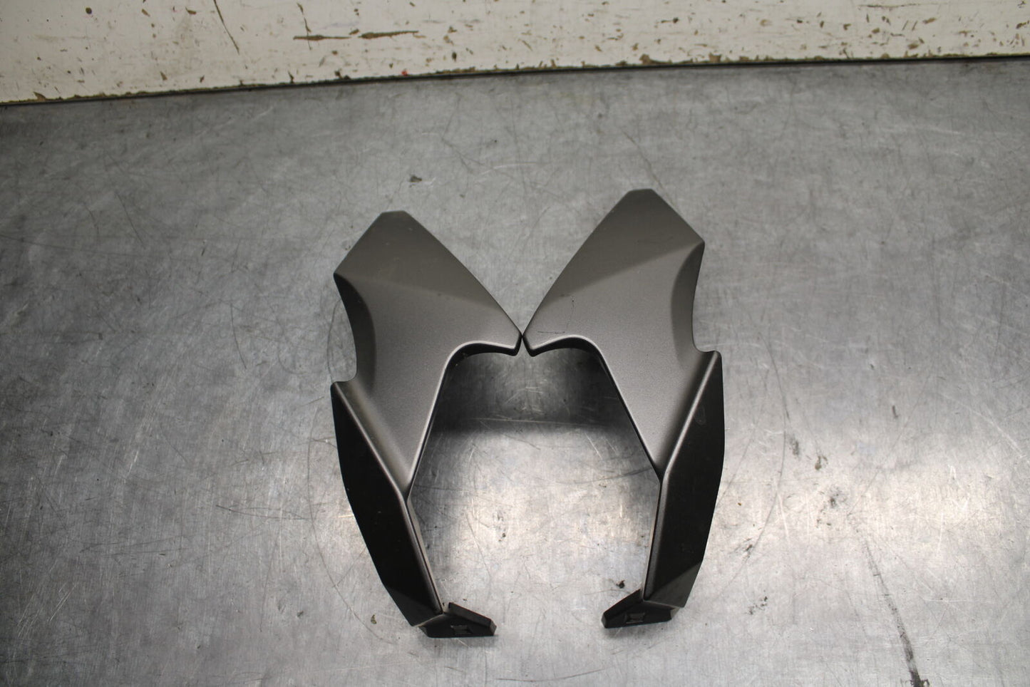 19-22 KAWASAKI Z400 FRONT HEADLIGHT HEAD LIGHT LAMP COVER TRIM SET BB738