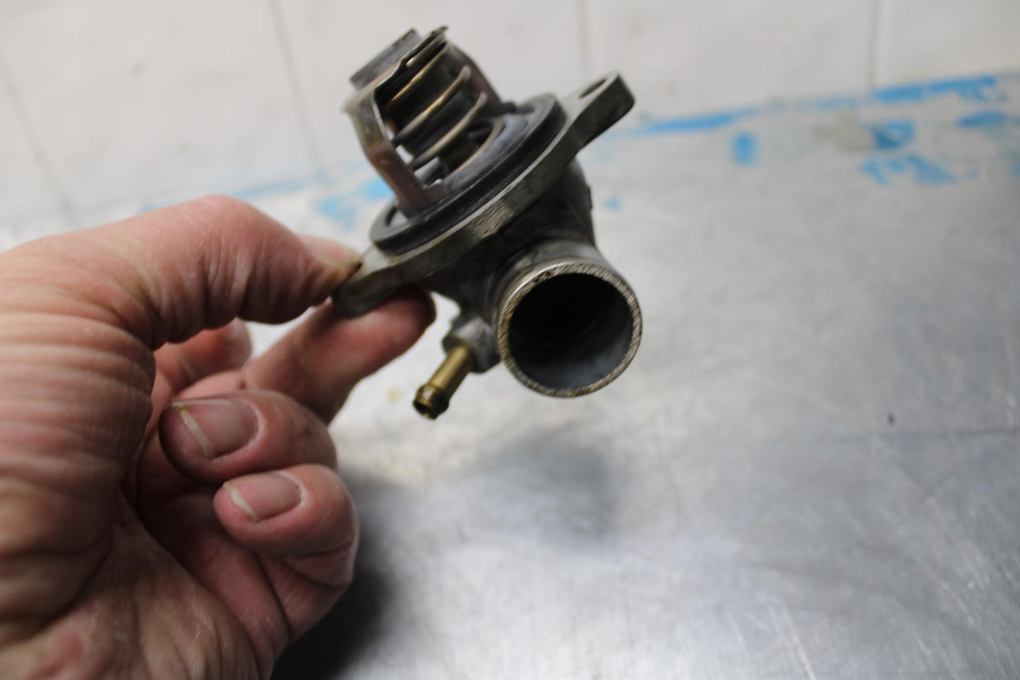 04-05 SUZUKI GSXR600 THERMOSTAT W HOUSING ASSEMBLY 17661-35F00 17670-65G00 BB329