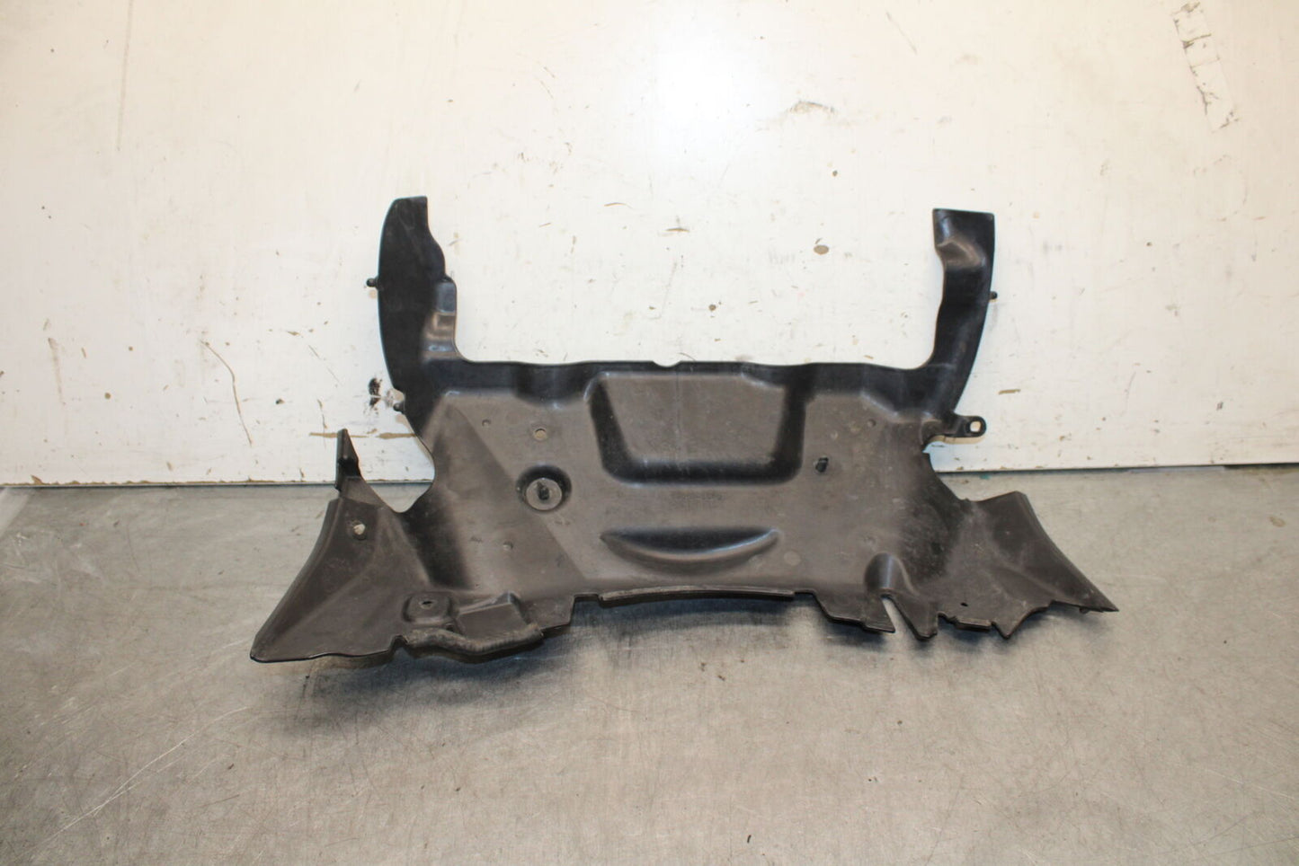 13-18 KAWASAKI NINJA ZX6R LOWER FRONT UPPER INNER HEADLIGHT COWL FAIRING BB666