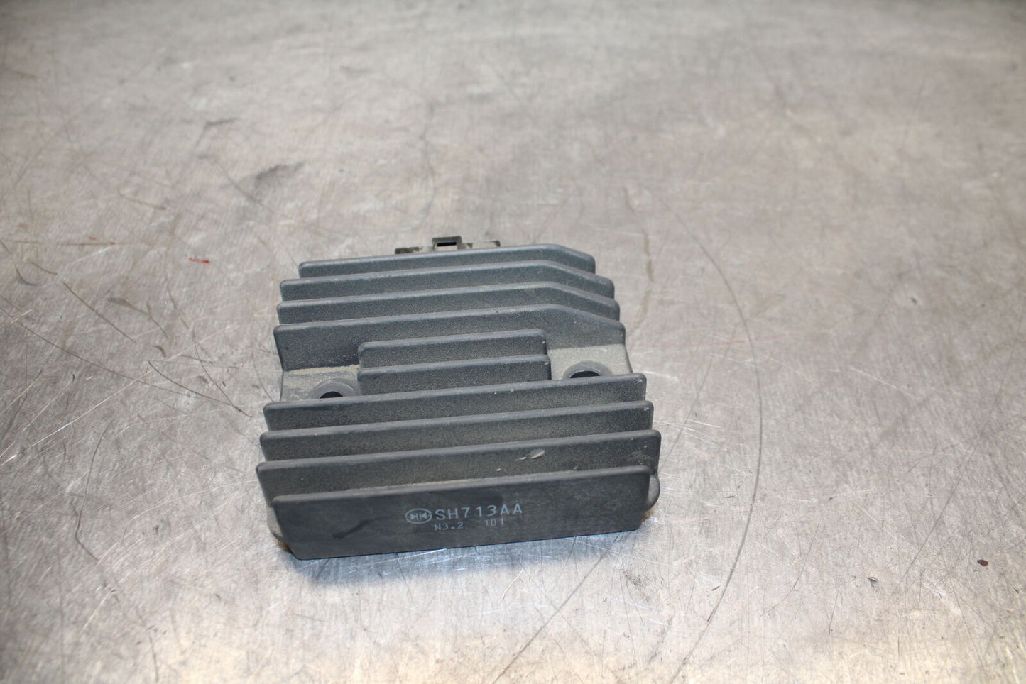 19-24 YAMAHA R3 RECTIFIER VOLTAGE REGULATOR BB736