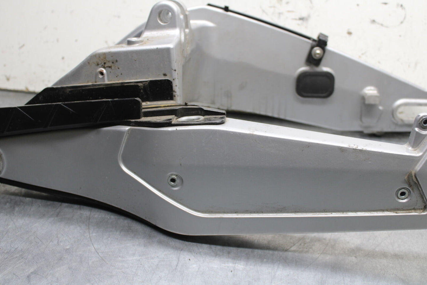 21-24 APRILIA TUONO 660 FACTORY REAR SWINGARM BACK SUSPENSION SWING ARM BB733