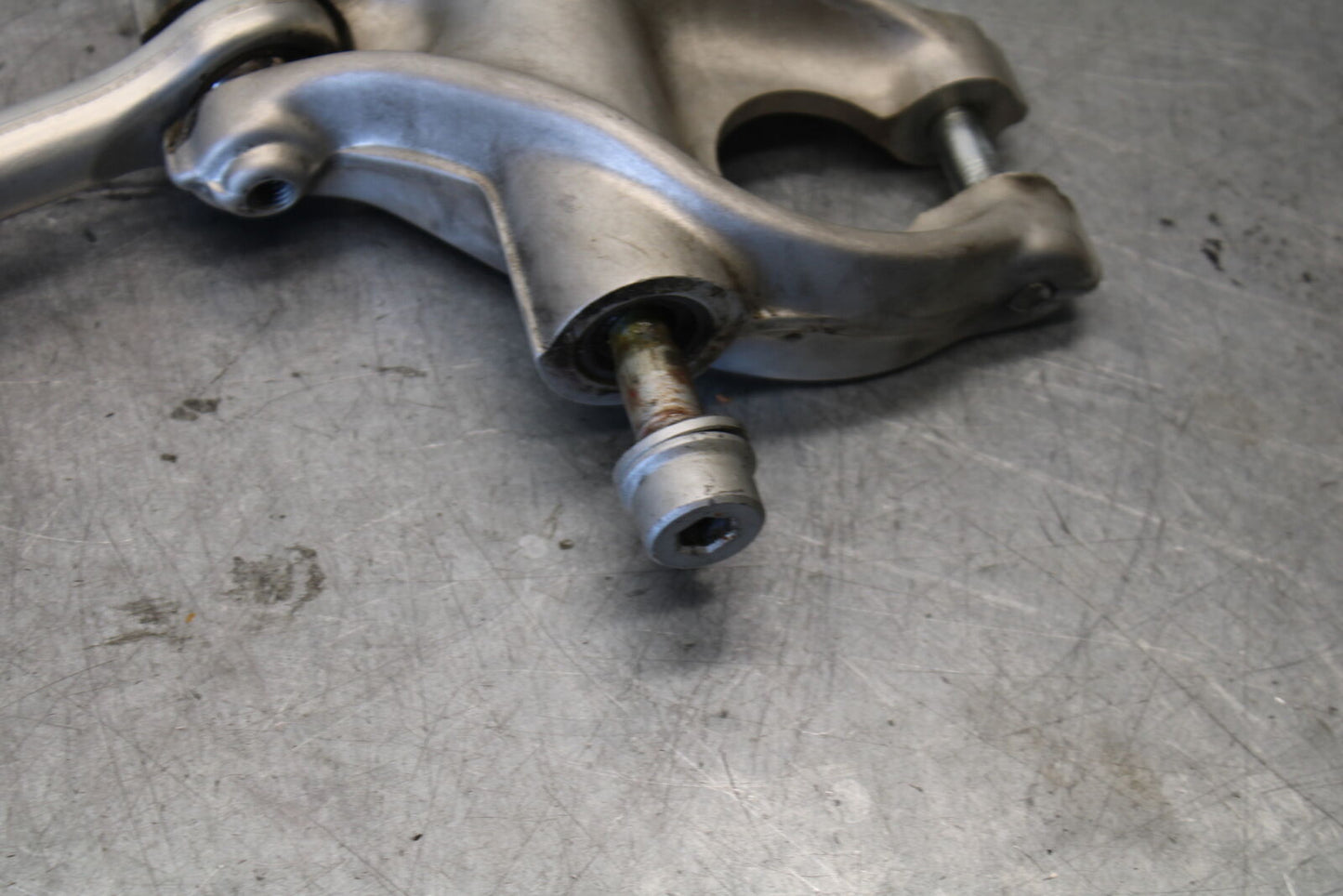 06-07 DUCATI MONSTER 695 REAR DOGBONE SHOCK LINKAGE LINK BB674