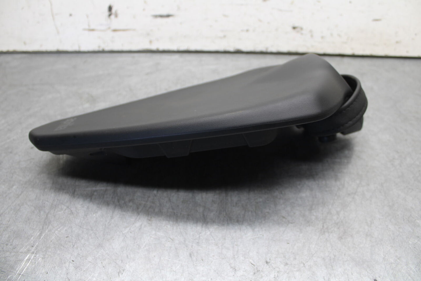 21-24 APRILIA RSV4 REAR PASSENGER SEAT PAD SADDLE PILLION OEM 2B0069 BB668
