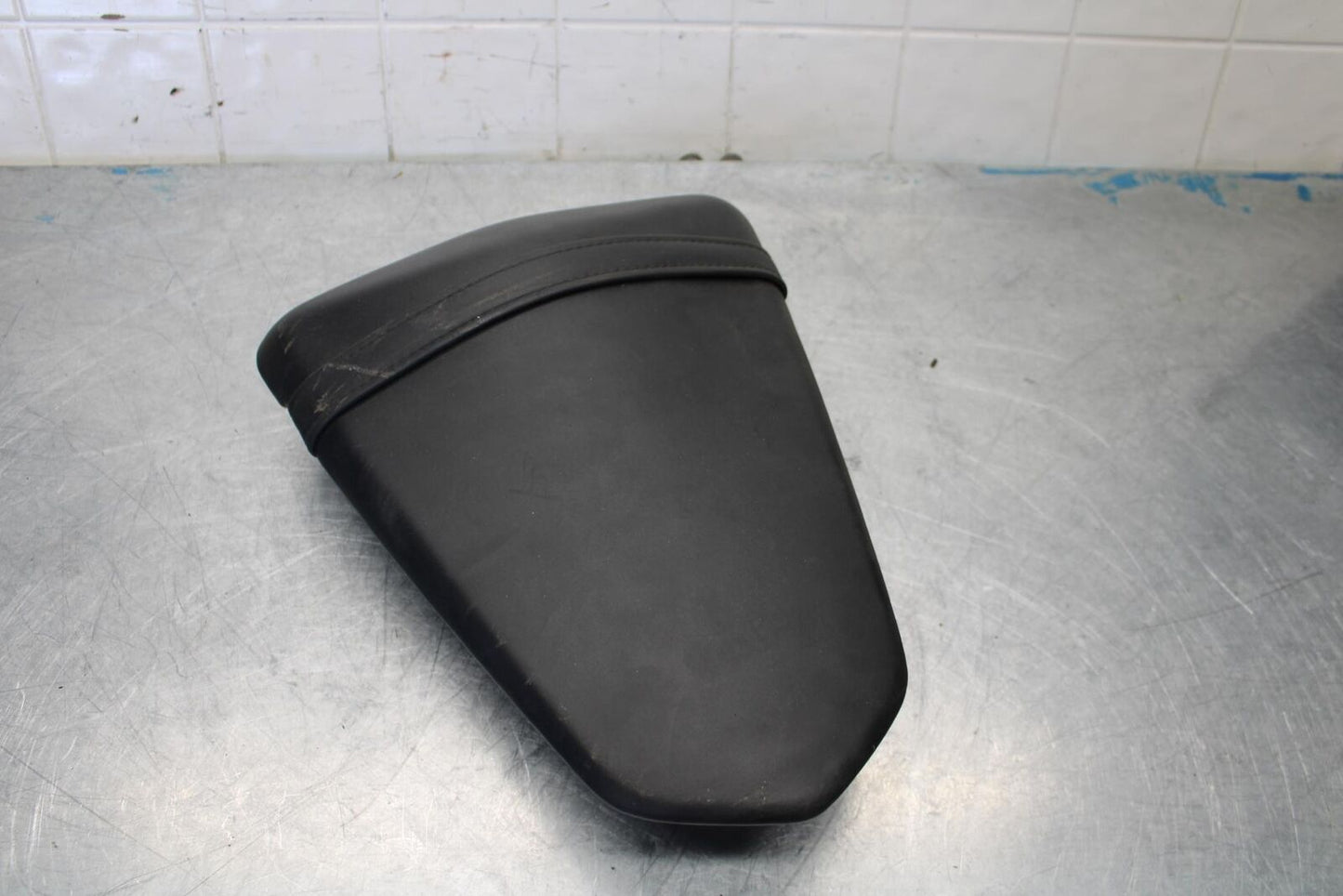 17-18 YAMAHA YZF R3 REAR BACK PASSENGER TANDEM SEAT PAD SADDLE PILLION BB438