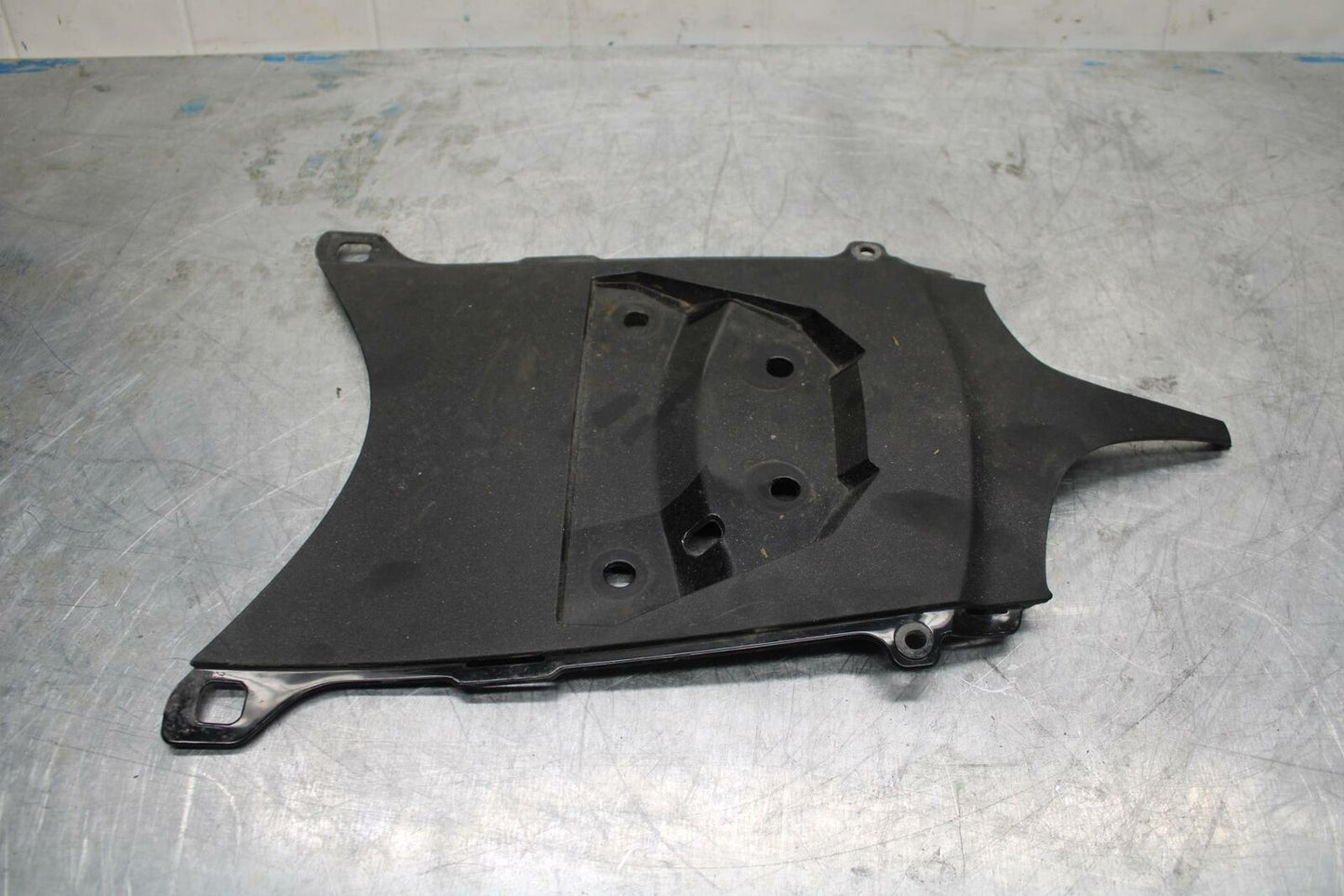 15-21 SUZUKI GSXR600 REAR BACK TAIL UNDERTAIL FAIRING COWL FENDER BB418