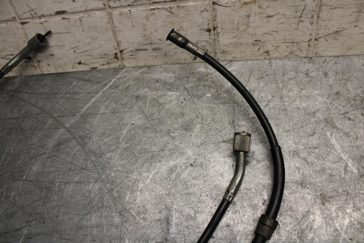 1982 Suzuki GS450L SPEEDOMETER & TACH CABLE LINE BB52