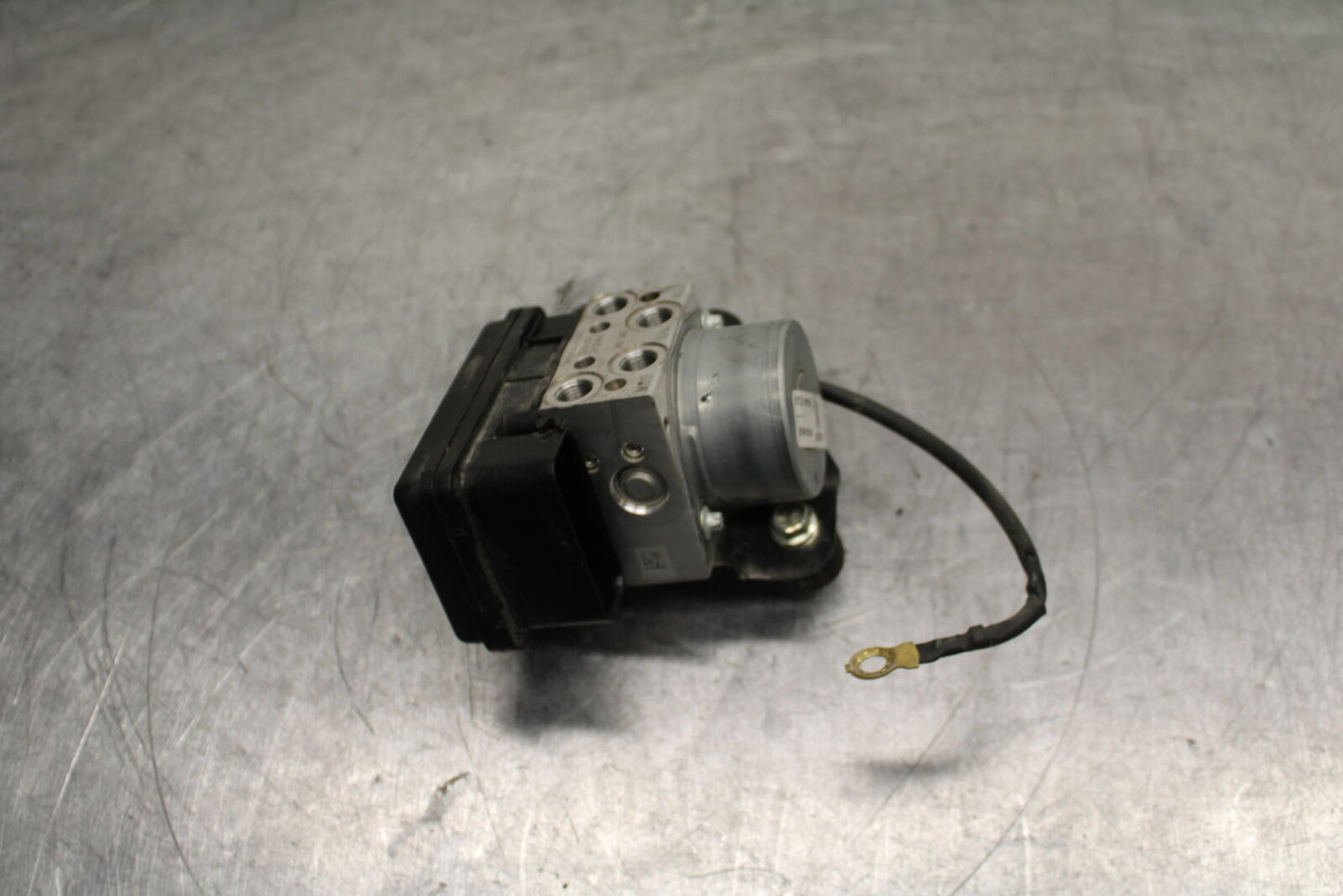 17-24 KTM 390 DUKE ABS PUMP UNIT MODULE BB734