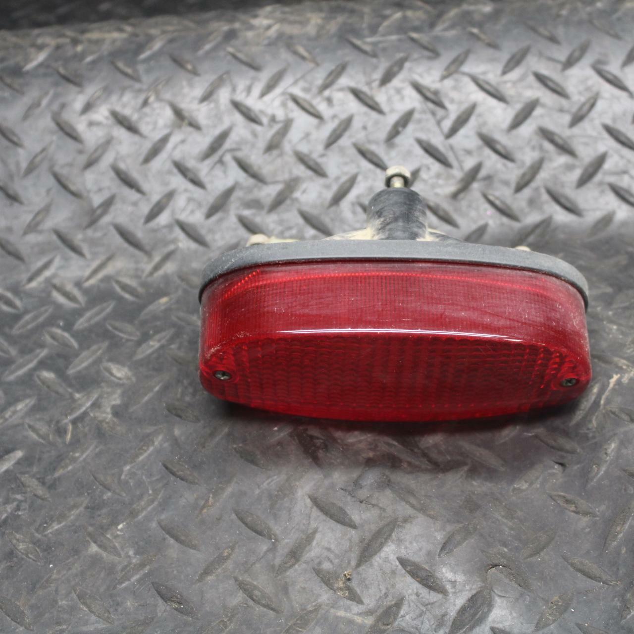02 YAMAHA V STAR 1100 TAILLIGHT REAR TAIL BRAKE LIGHT BB199