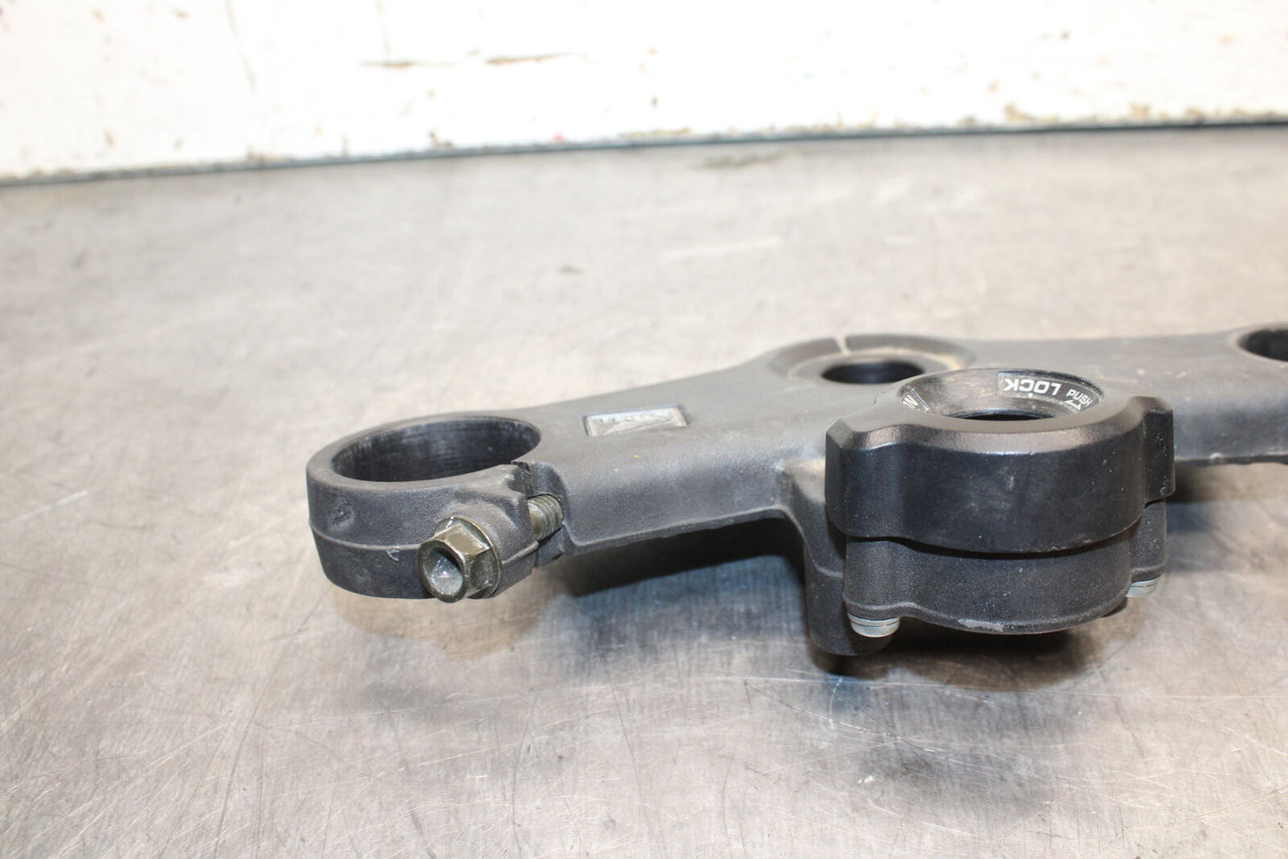 01-06 HONDA CBR600F4I FORKS UPPER TRIPLE TREE CLAMP BB115
