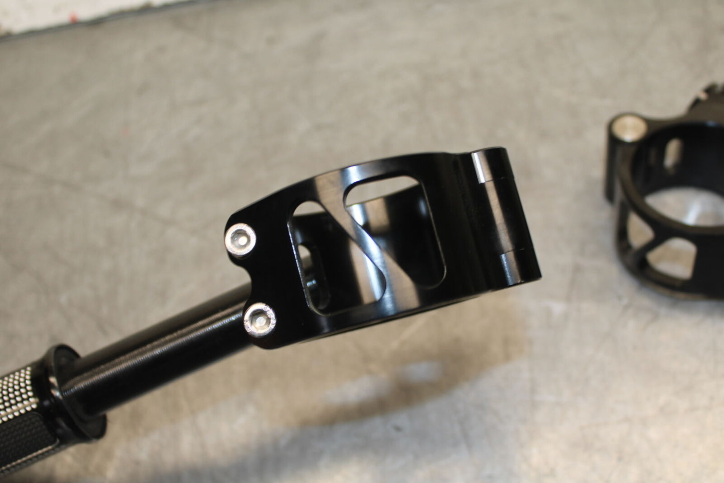 12-13 DUCATI STREETFIGHTER 848 AFTERMARKET LEFT RIGHT CLIP ONS HANDLEBARS BB705