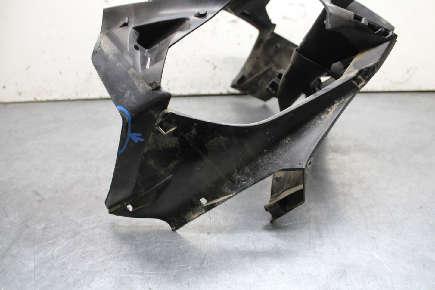 19-24 YAMAHA R3 FRONT CENTER COWL FAIRING BB736