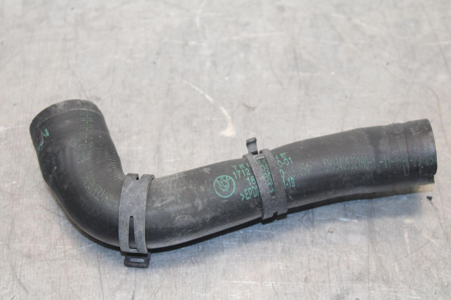 20-23 BMW F900R RADIATOR HOSE BB603