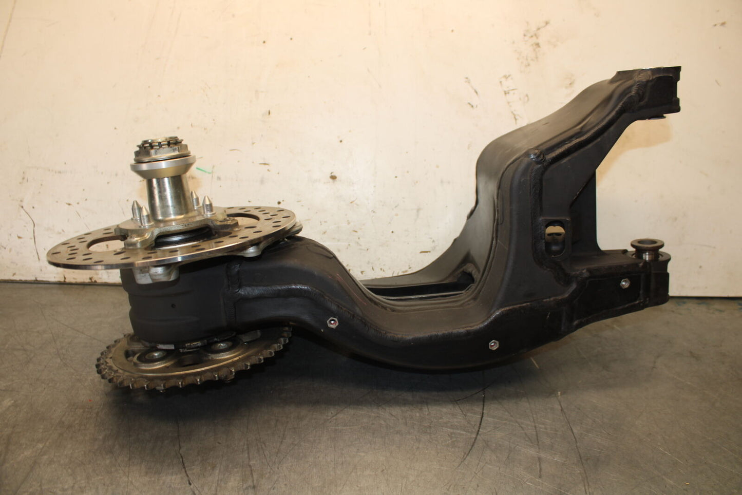 12-13 DUCATI STREETFIGHTER 848 REAR SWINGARM BACK SUSPENSION SWING ARM BB705