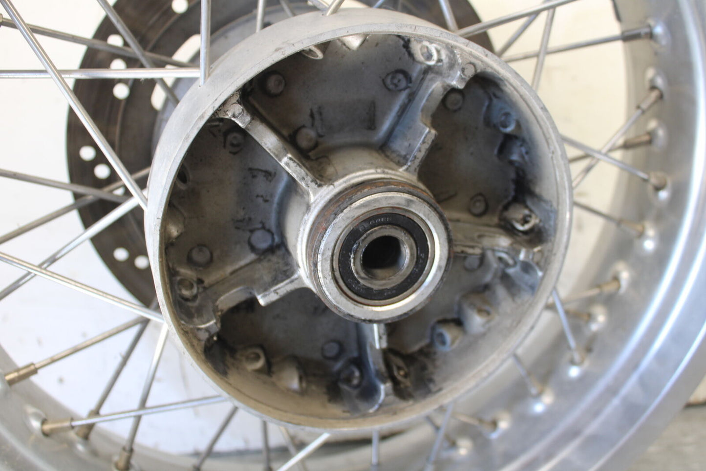 01-06 TRIUMPH TIGER 955I REAR RIM BACK RIM BB693