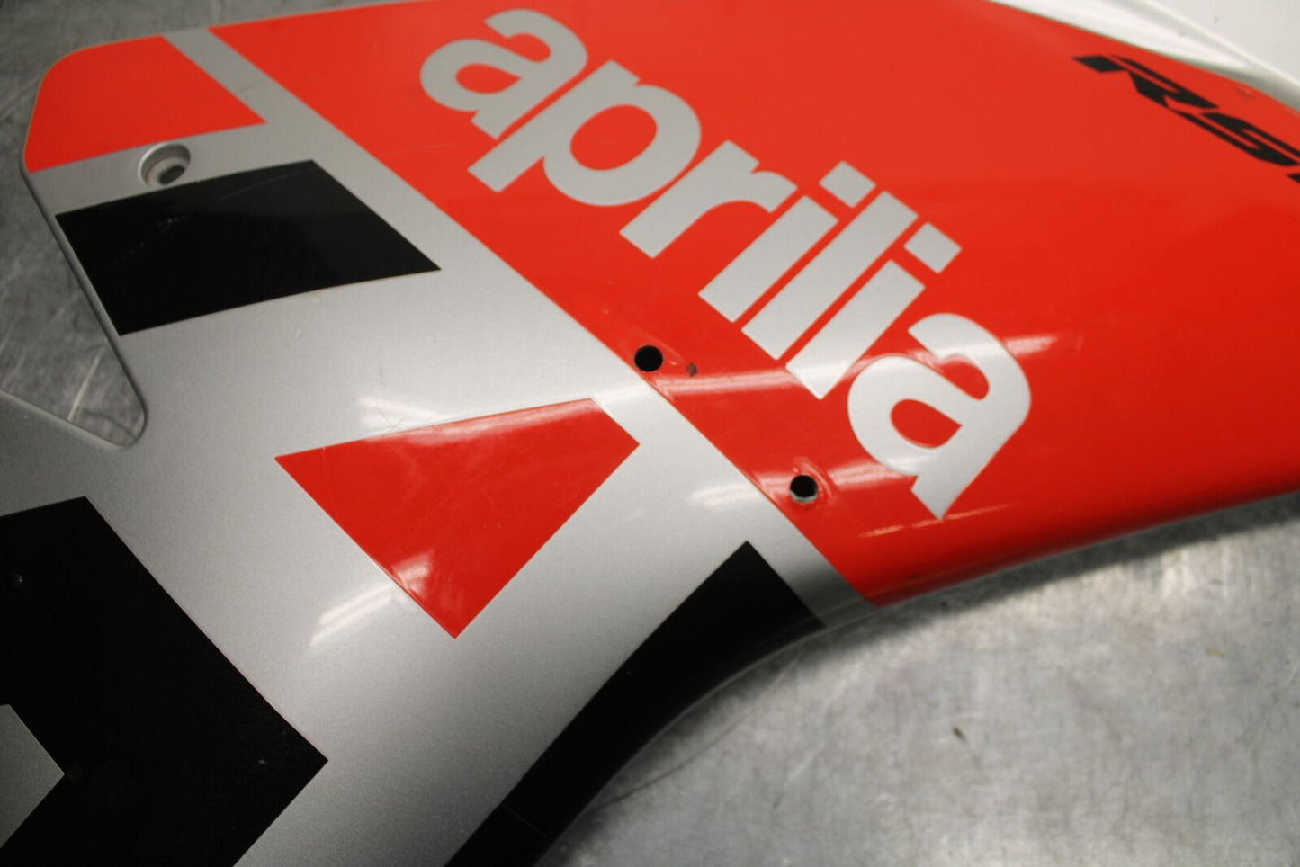 15-19 APRILIA RSV4 RF RIGHT MID UPPER SIDE FAIRING COWL PLASTIC BB611