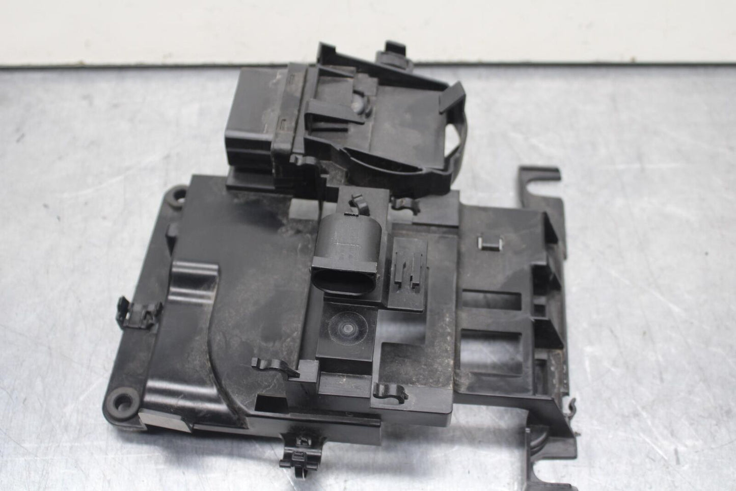 20-23 BMW F900R REAR BACK TAIL UNDERTAIL BATTERY TRAY PLASTIC BB603