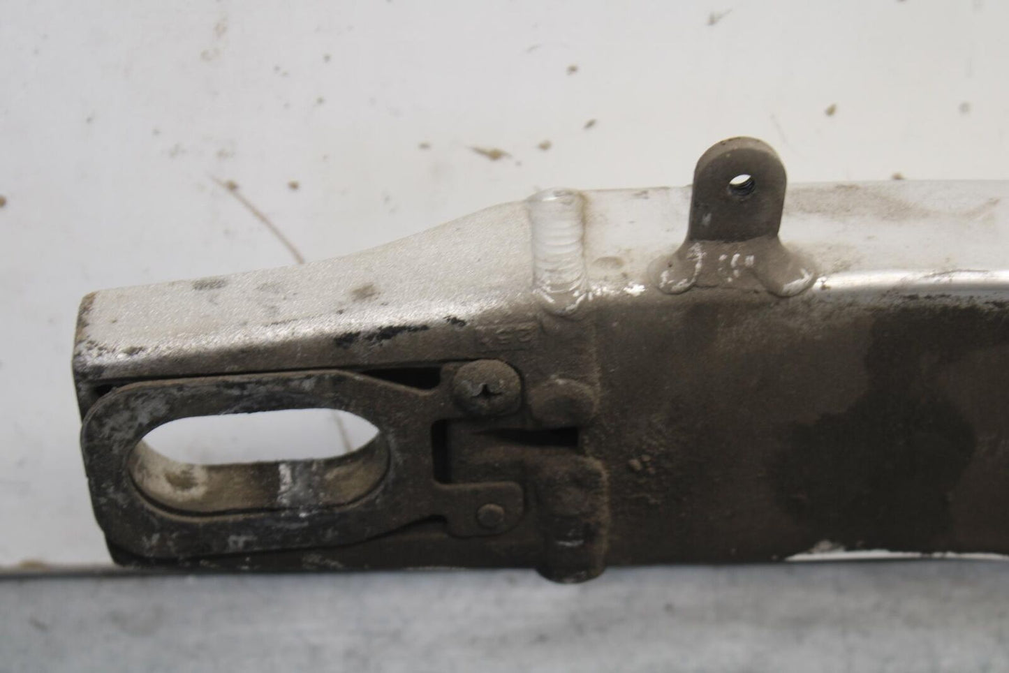 01-03 SUZUKI GSXR600 REAR SWINGARM BACK SUSPENSION SWING ARM 61000-39F00 BB633