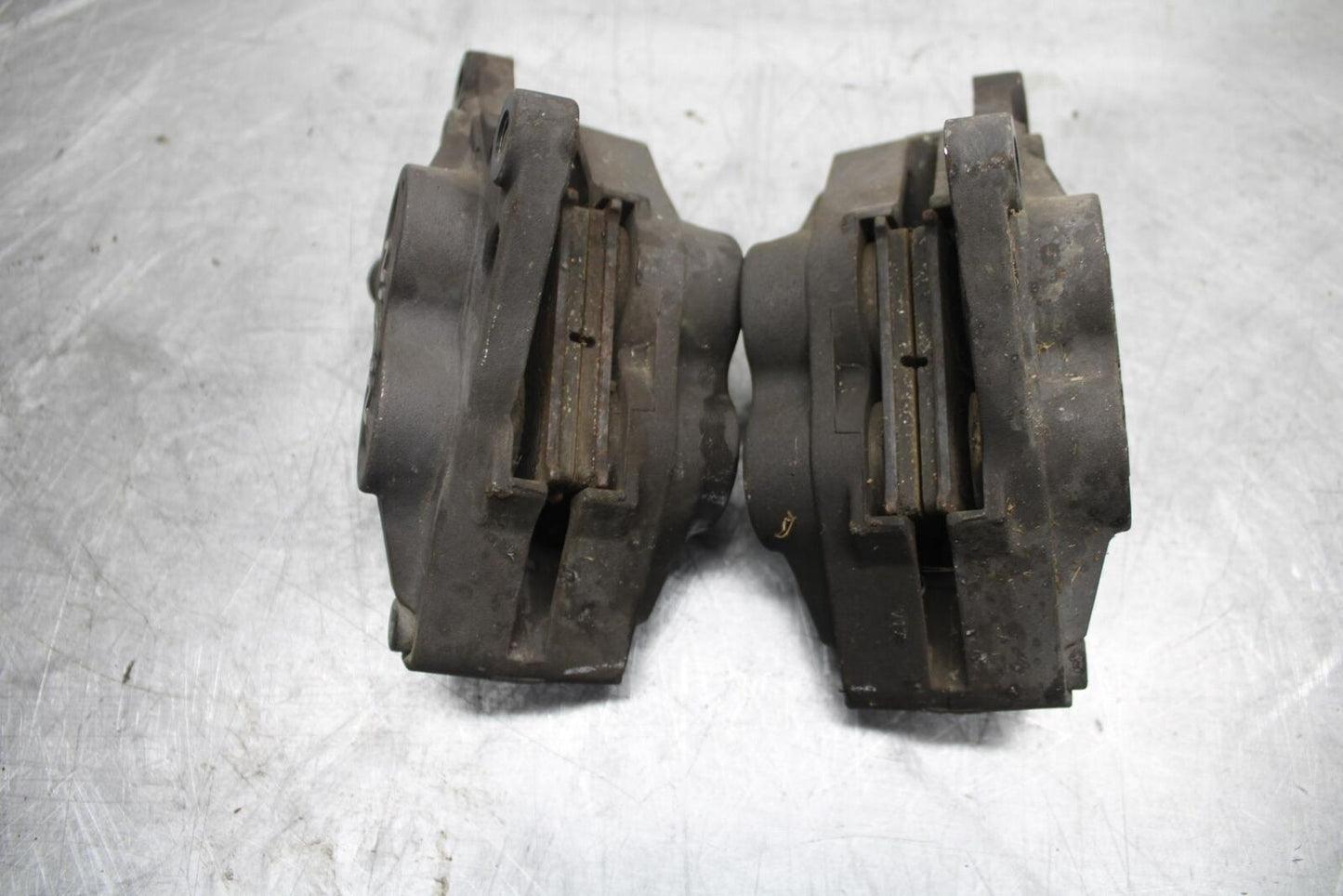 91-92 SUZUKI GSXR750 M RIGHT LEFT FRONT BRAKE CALIPER SET PAIR CALIPERS BB493
