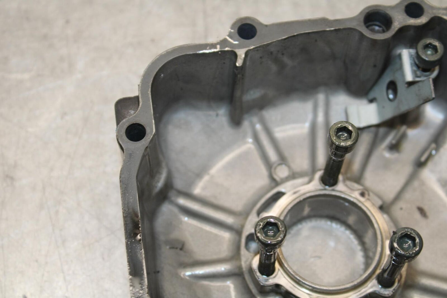 2001 Suzuki GSXR750 STATOR MAGNETO ALTERNATOR GENERATOR COVER 11351-35F02 BB553