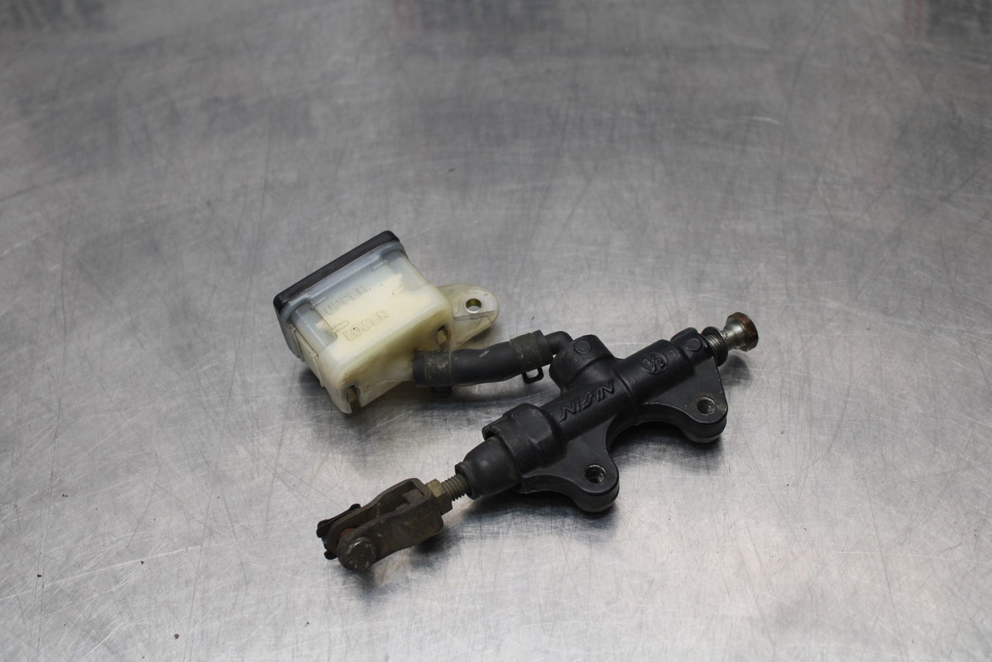 05 TRIUMPH ROCKET III REAR BACK BRAKE MASTER CYLINDER W RESERVOIR BB186