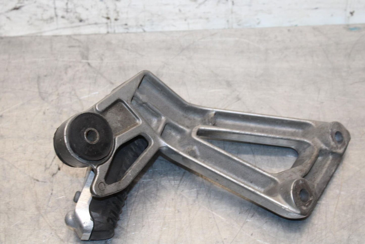 1997 Suzuki Bandit 1200 GSF1200S RIGHT REAR BACK PASSENGER PEG BB559