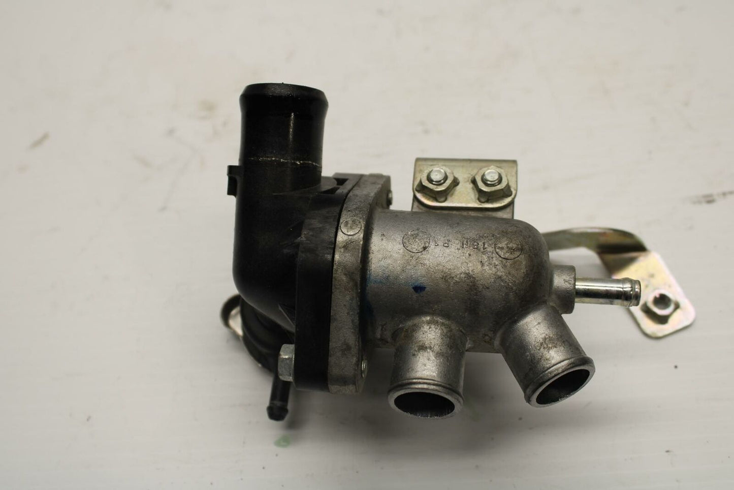 13-16 SUZUKI BANDIT 1250S ABS THERMOSTAT HOUSING BB238