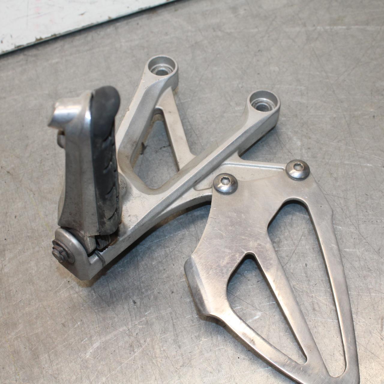 01-06 HONDA CBR600F4I LEFT REARSET REAR SET DRIVER FOOT PEG REST STOP BB644