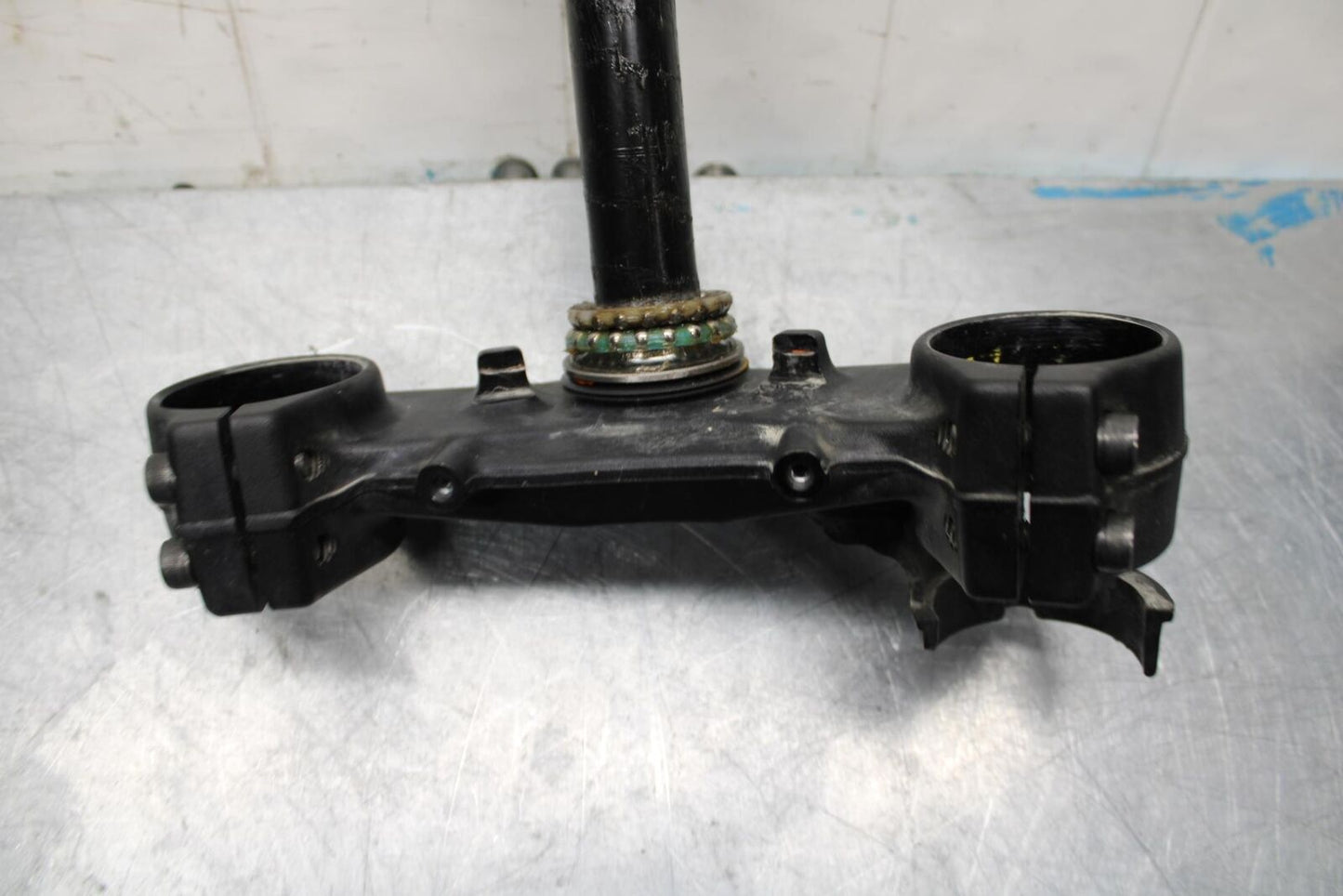 18 KTM RC 390 FRONT FORKS CLAMP LOWER TRIPLE TREE STEM BB442