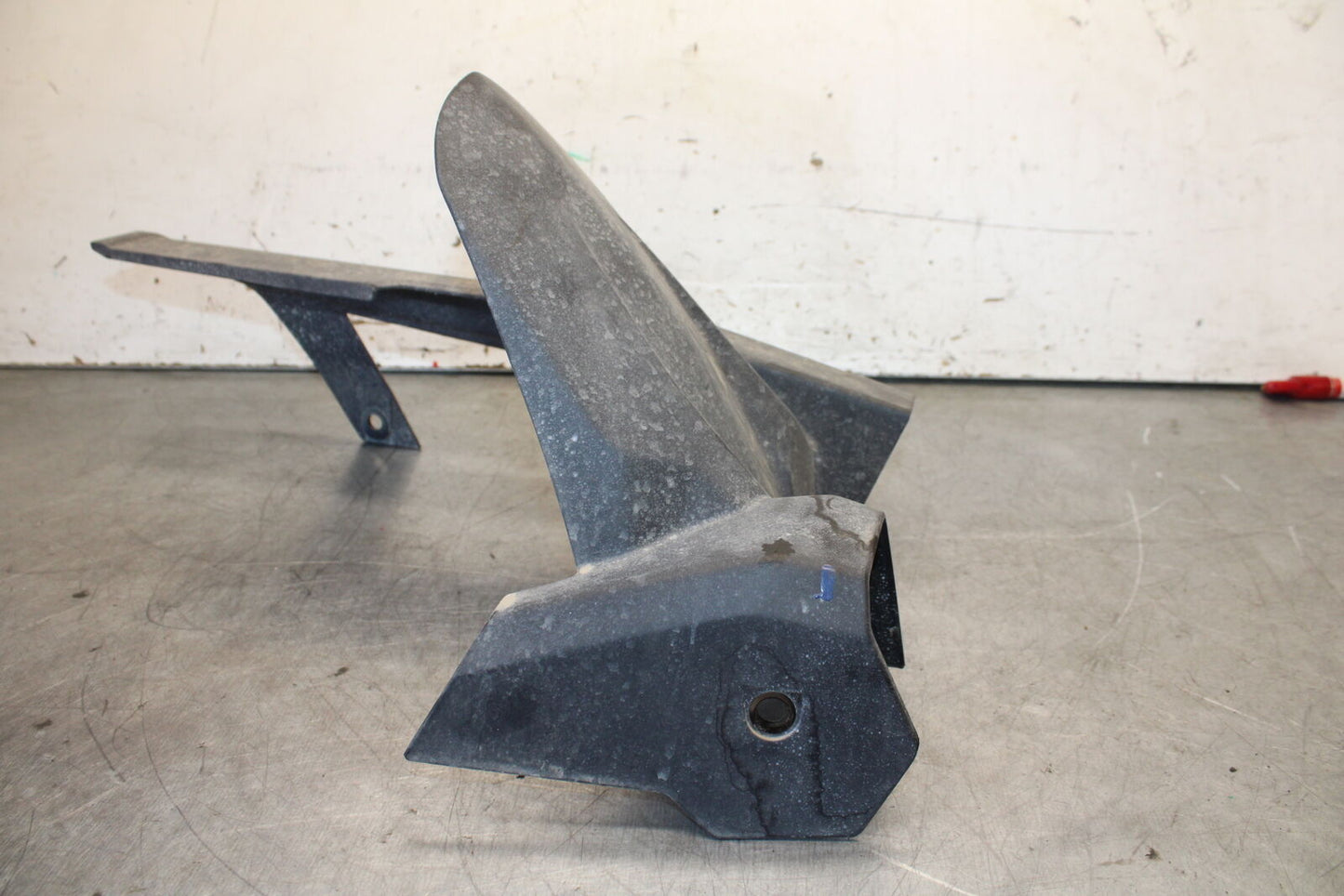 19-22 KAWASAKI Z400 REAR BACK WHEEL TIRE HUGGER FENDER BB708