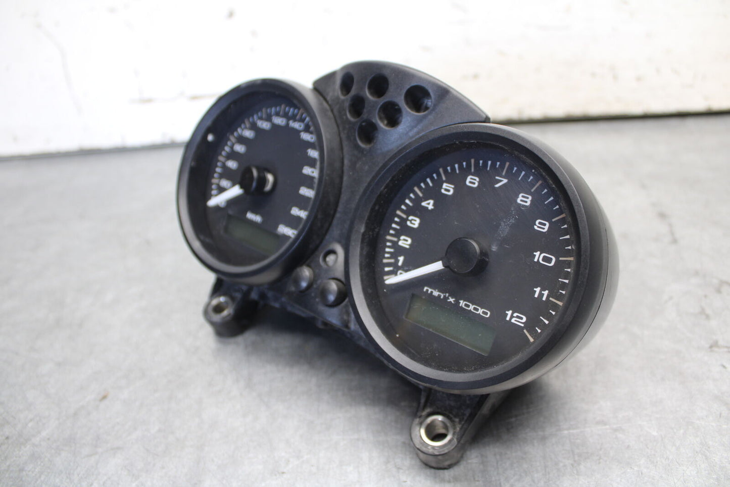 06-07 DUCATI MONSTER 695 SPEEDO TACH GAUGES DISPLAY CLUSTER SPEEDOMETER BB674
