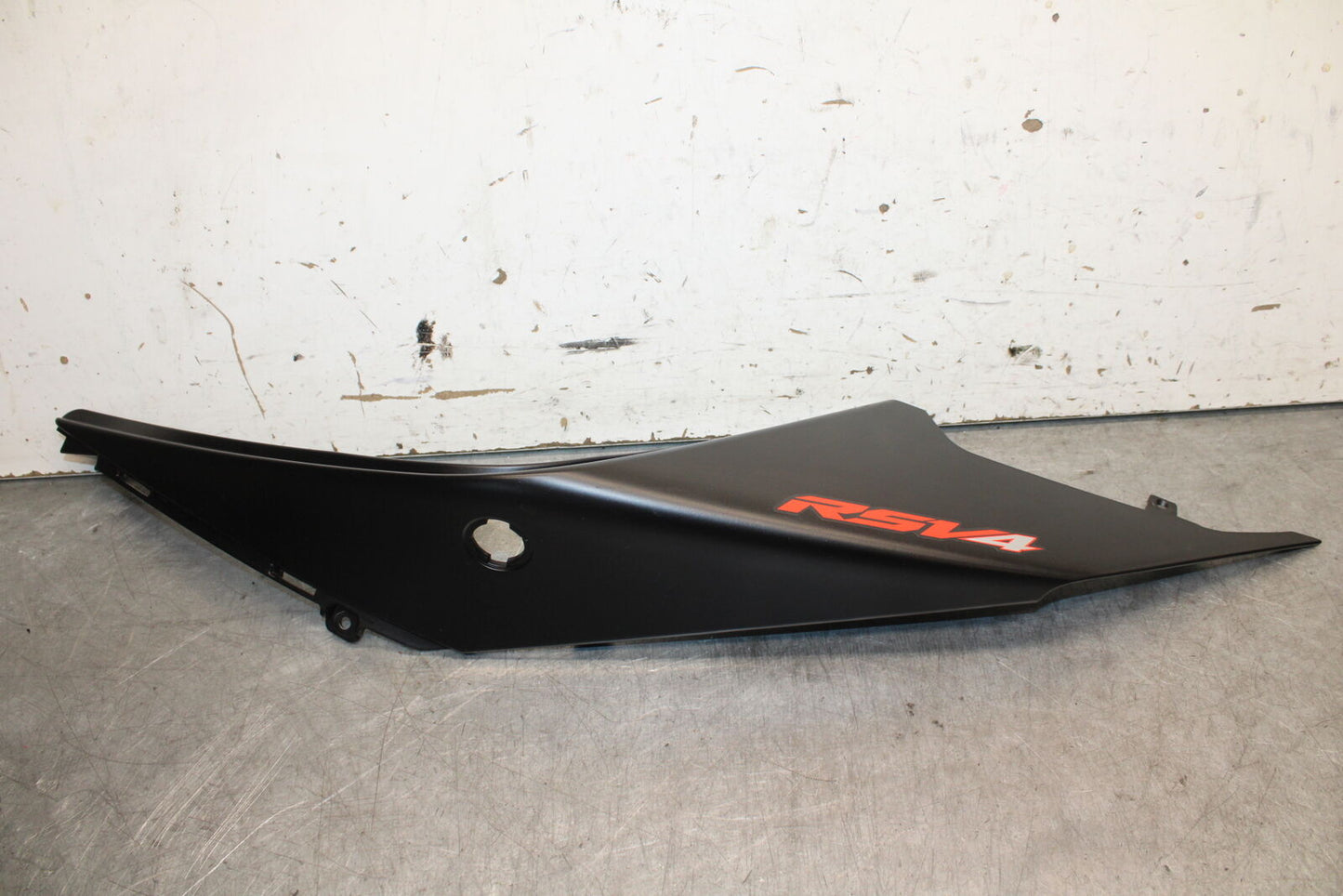 21-24 APRILIA RSV4 LEFT REAR BACK TAIL FAIRING COWL SHROUD BB668