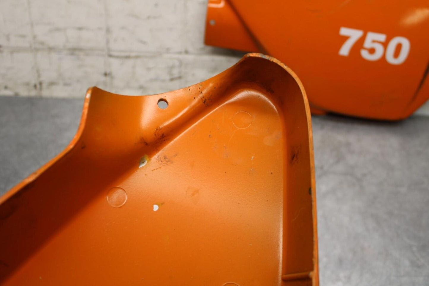1977 Yamaha XS750 PAIR OF SIDE COVERS PANEL COWL FAIRING BB554