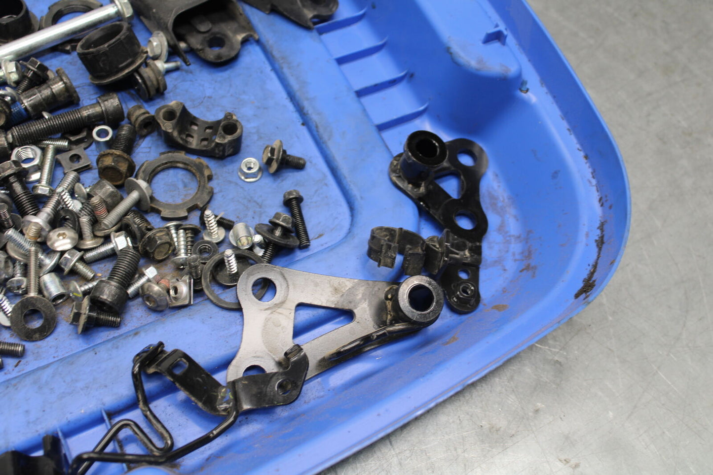 19-24 YAMAHA R3 MOUNTING BOLTS HARDWARE MOTOR SCREWS BB736