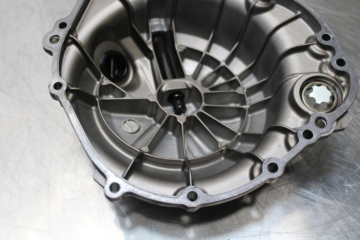 13-18 KAWASAKI NINJA ZX6R CLUTCH SIDE ENGINE MOTOR COVER BB143