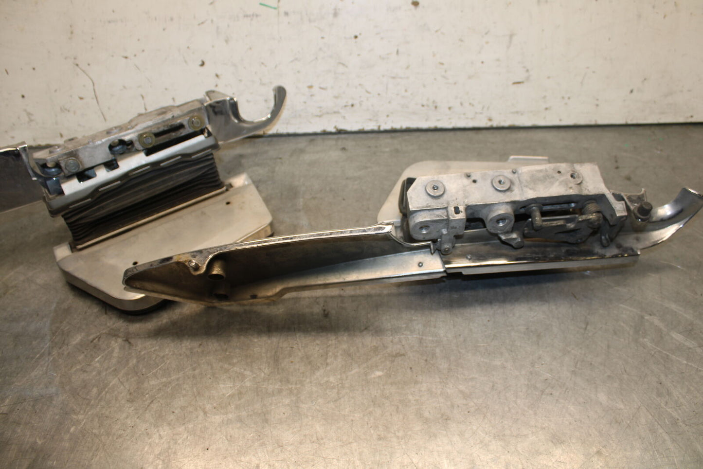 93-00 HONDA GOLDWING 1500 GL1500SE REAR PASSENGER FOOT STEP PEG BB700