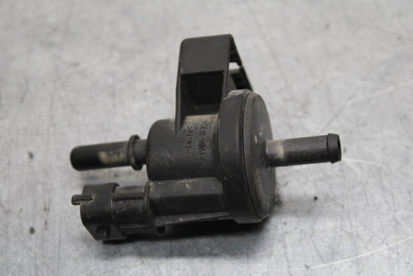 16-18 KTM 690 DUKE AIR VALVE SOLENOID TOP ENGINE SWITCH SENSOR BB631