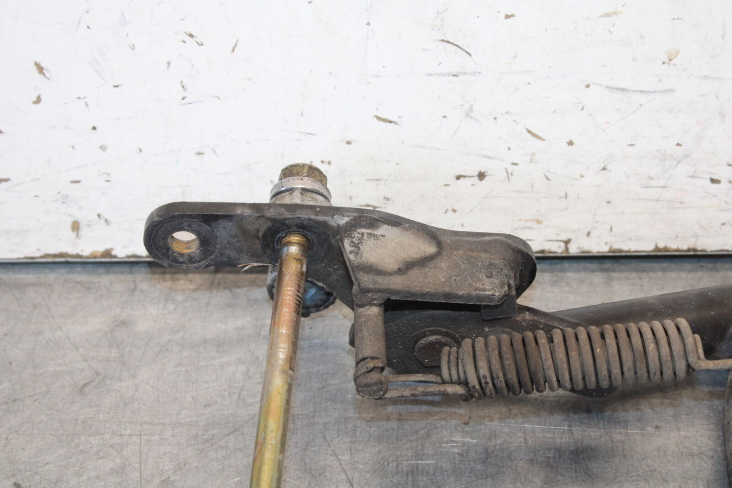 06-07 DUCATI MONSTER 695 CENTER MAIN STAND BB674