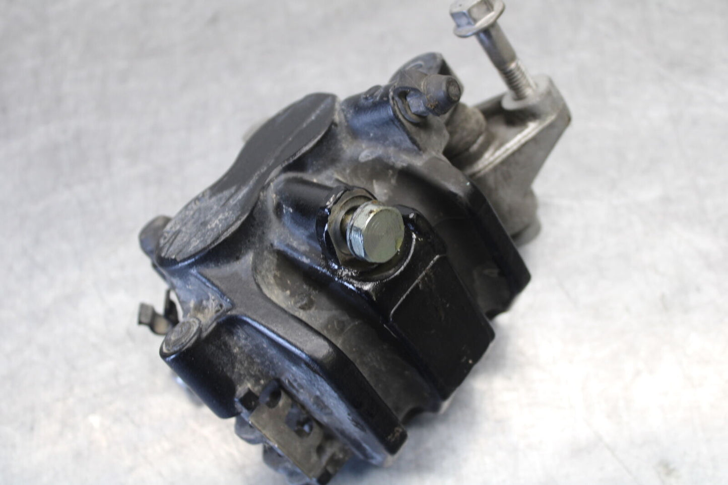 01-06 TRIUMPH TIGER 955I RIGHT LEFT FRONT BRAKE CALIPER SET PAIR CALIPERS BB693
