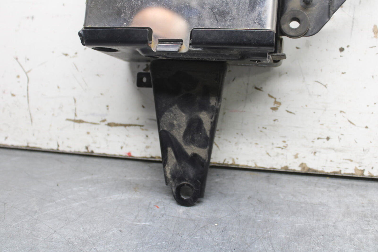14-16 TRIUMPH AMERICA LT BATTERY TRAY BOX HOLDER BB720