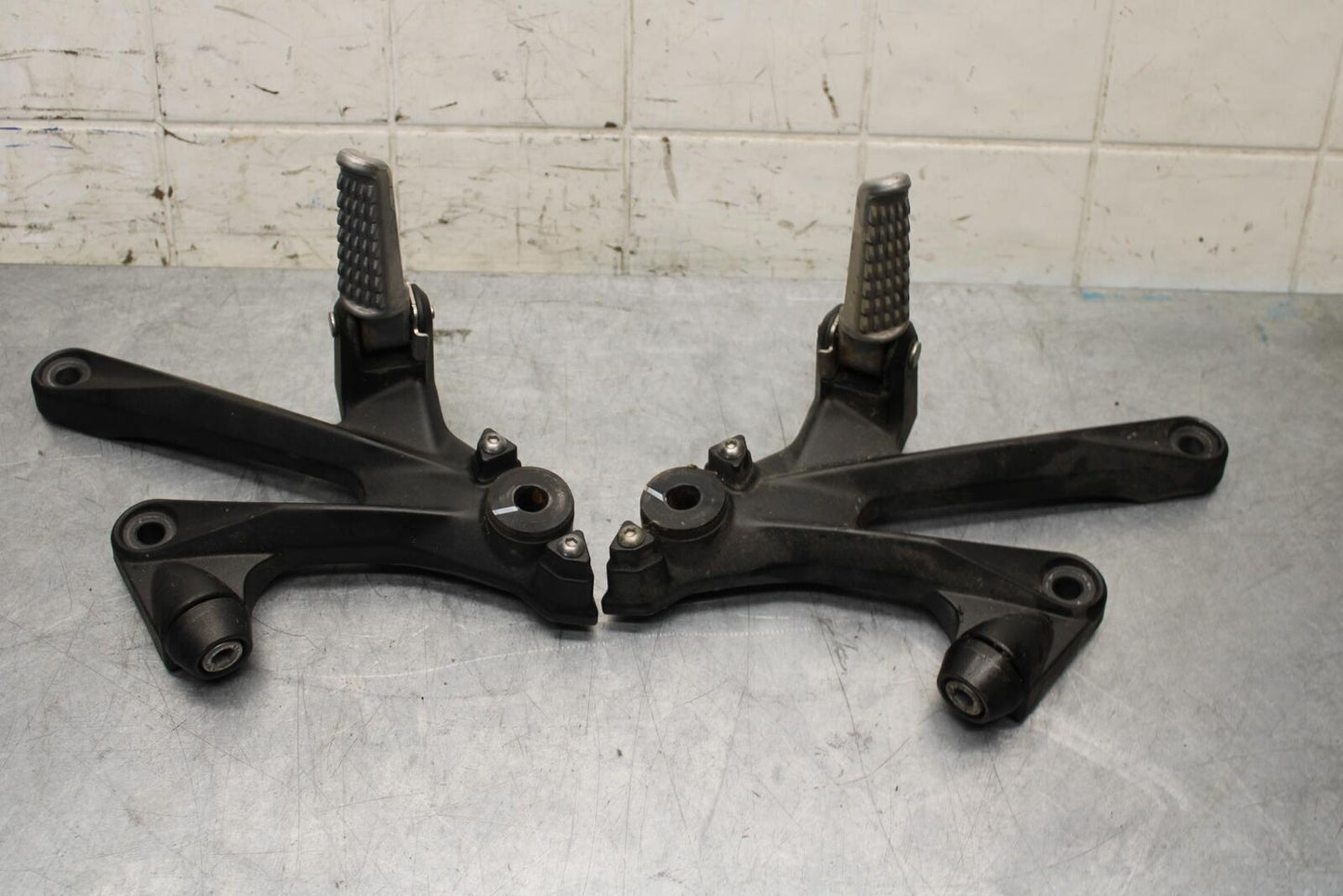2012 Kawasaki Ninja ZX14R ZX1400E RIGHT LEFT REARSETS DRIVER FOOT PEGS BB60