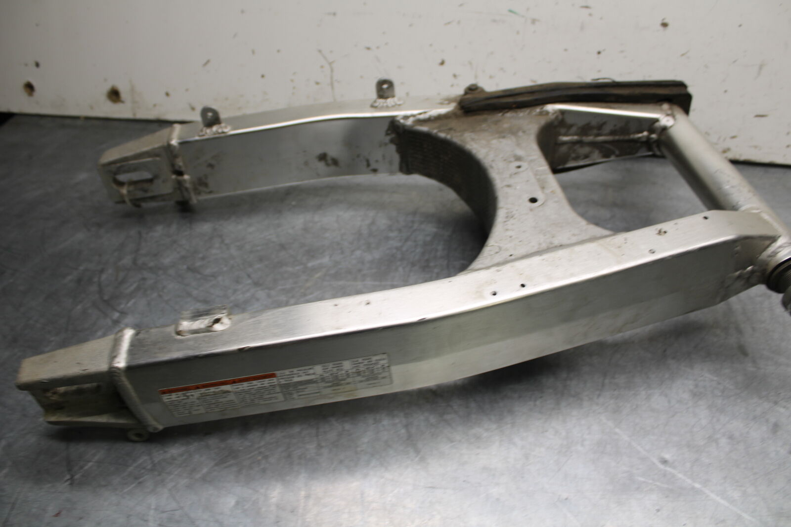 02-03 SUZUKI VSTROM 1000 REAR SWINGARM BACK SUSPENSION SWING ARM BB69