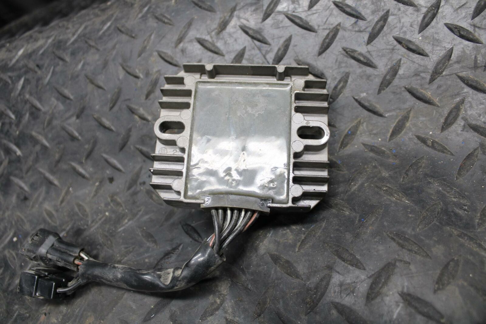 03 SUZUKI SV650S RECTIFIER VOLTAGE REGULATOR 32800-16G00 BB219