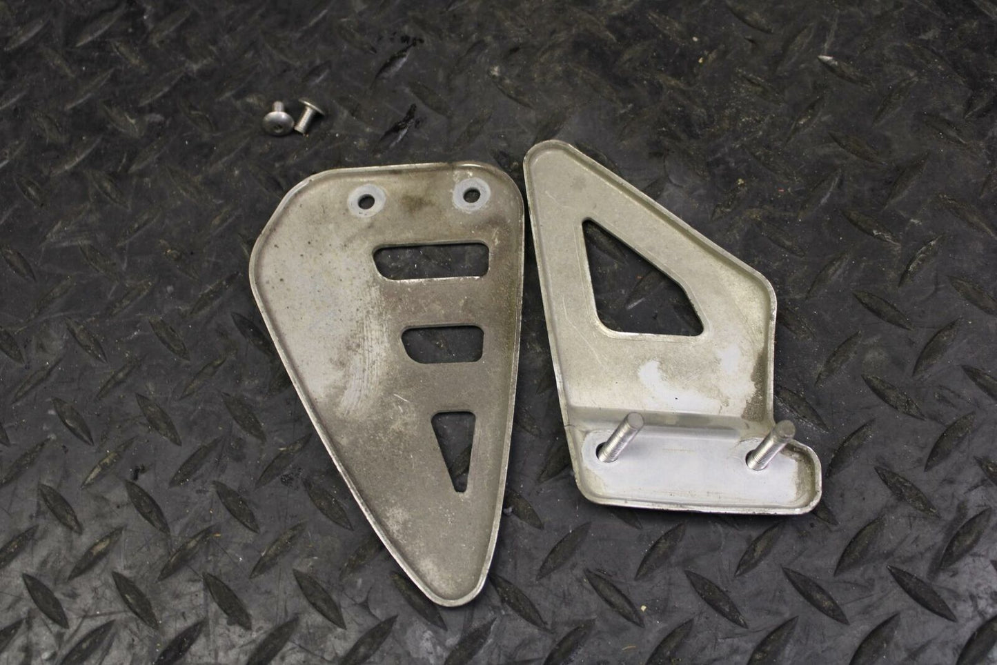 97 SUZUKI GSXR750 RIGHT LEFT REARSET REAR SET HEEL GUARD COVER BB187