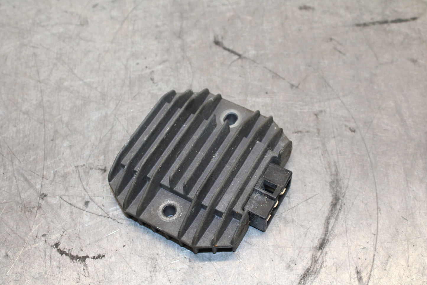 96-07 YAMAHA YZF600R RECTIFIER VOLTAGE REGULATOR BB746
