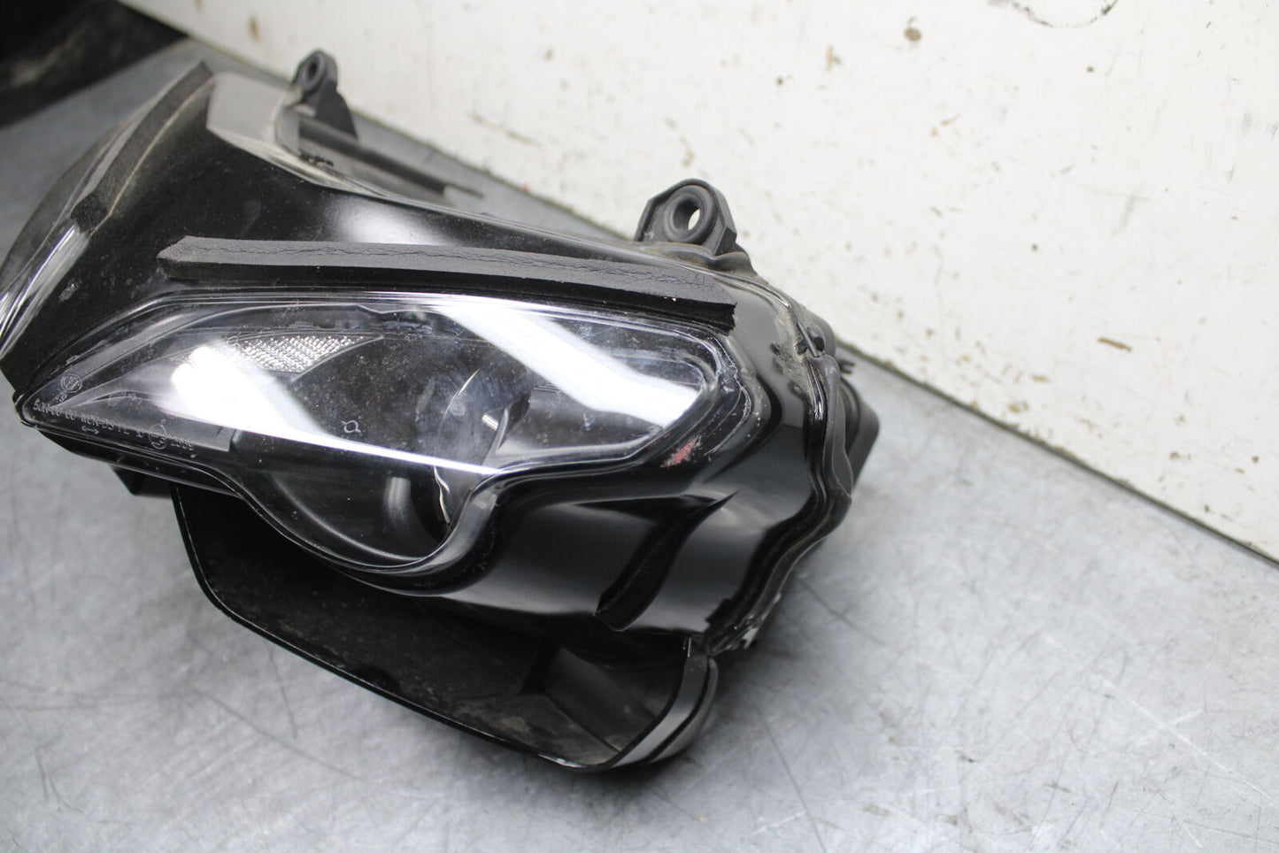 08-13 DUCATI 848 EVO FRONT HEADLIGHT HEAD LIGHT LAMP BB667